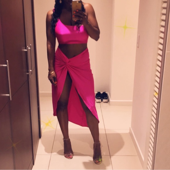 Two piece fuchsia set - Picture 2 of 2